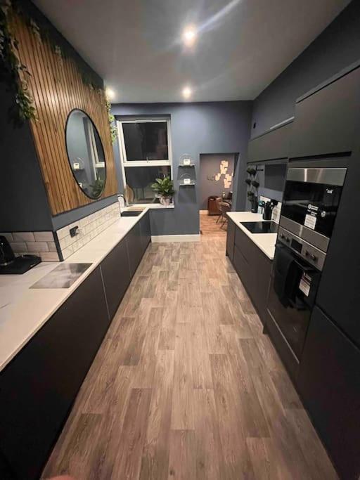 Modern 5 Bedroom Terraced Luxurious House Colwyn Bay Kültér fotó