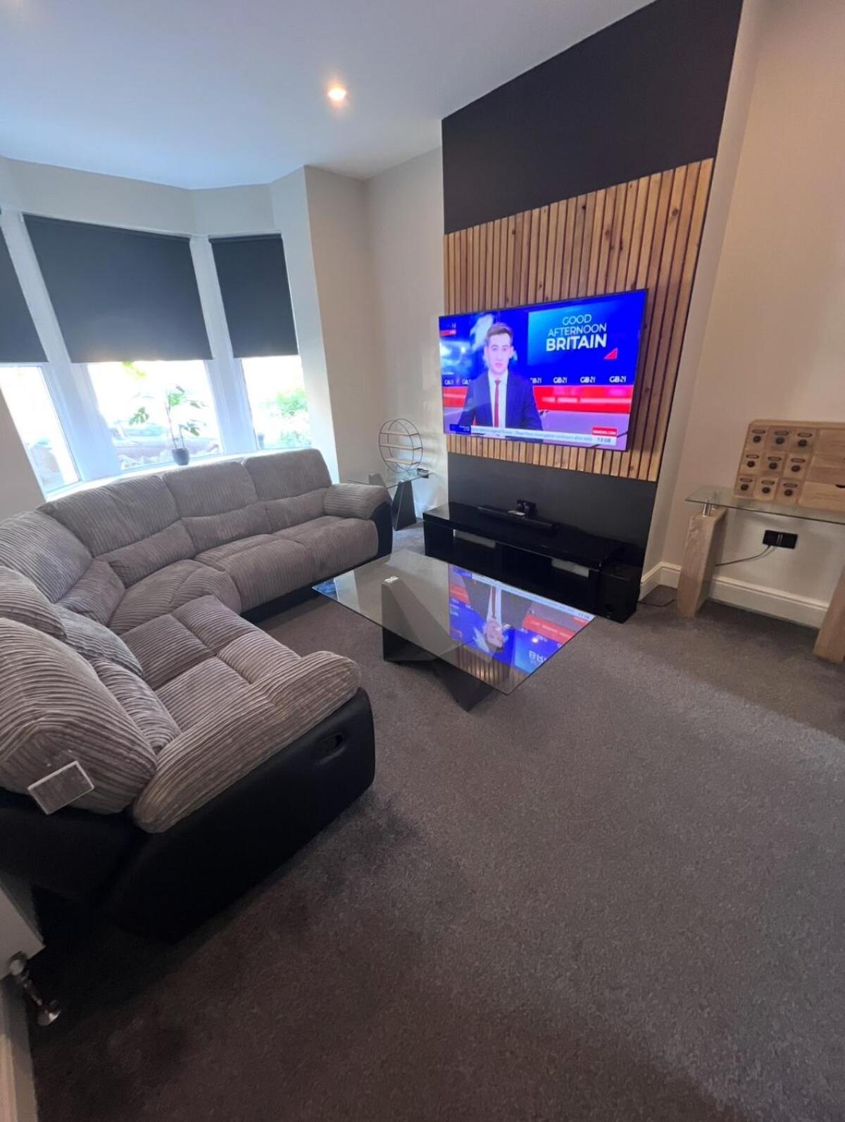 Modern 5 Bedroom Terraced Luxurious House Colwyn Bay Kültér fotó